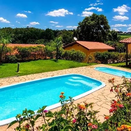 Casa da Vovó na Pousada Sitio Pauletto - com Cozinha, Churrasqueira e Decoração-3